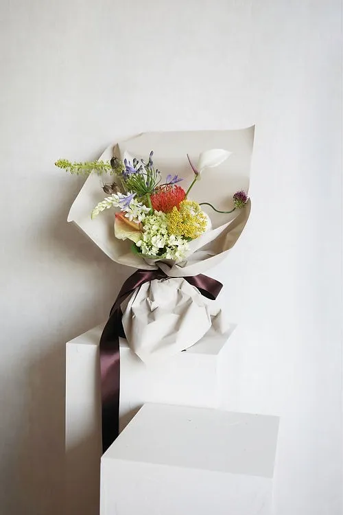 【FLORISTおまかせ】季節の花束 M