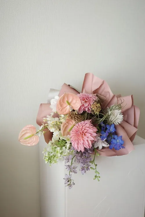 【FLORISTおまかせ】季節の花束 M